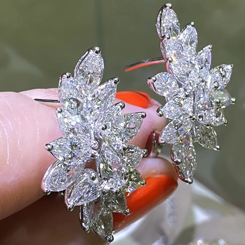 Elegantti Koru jokaiseen tilaisuuteen