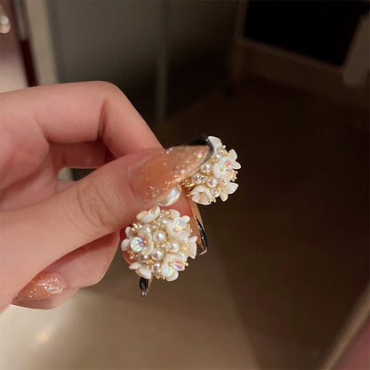 Elegantti Helmi Korvarengas jokaiseen tilaisuuteen