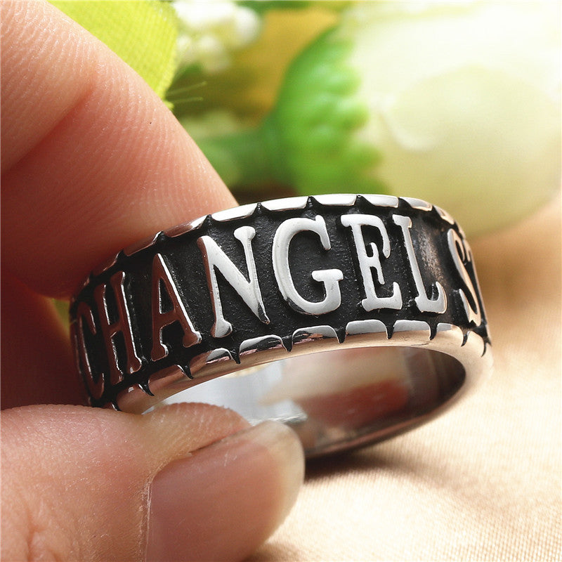 Kaunis Sormus ainutlaatuisella tyylillä