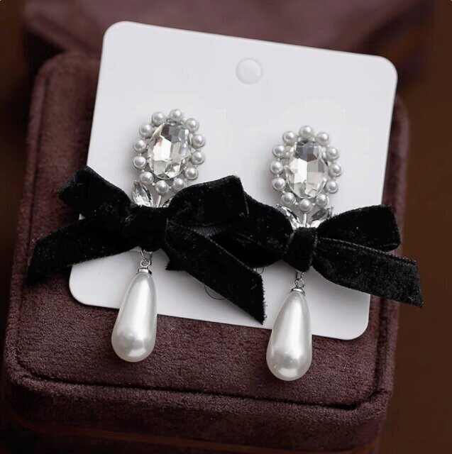 Hurmaava Helmi Korvarengas jokaiseen tilaisuuteen