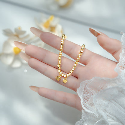 Klassinen Kulta Rannekoru ajattomalla viehätyksellä