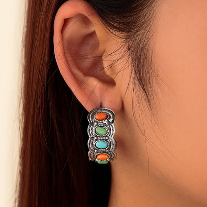 Klassinen Sormus ajattomalla viehätyksellä