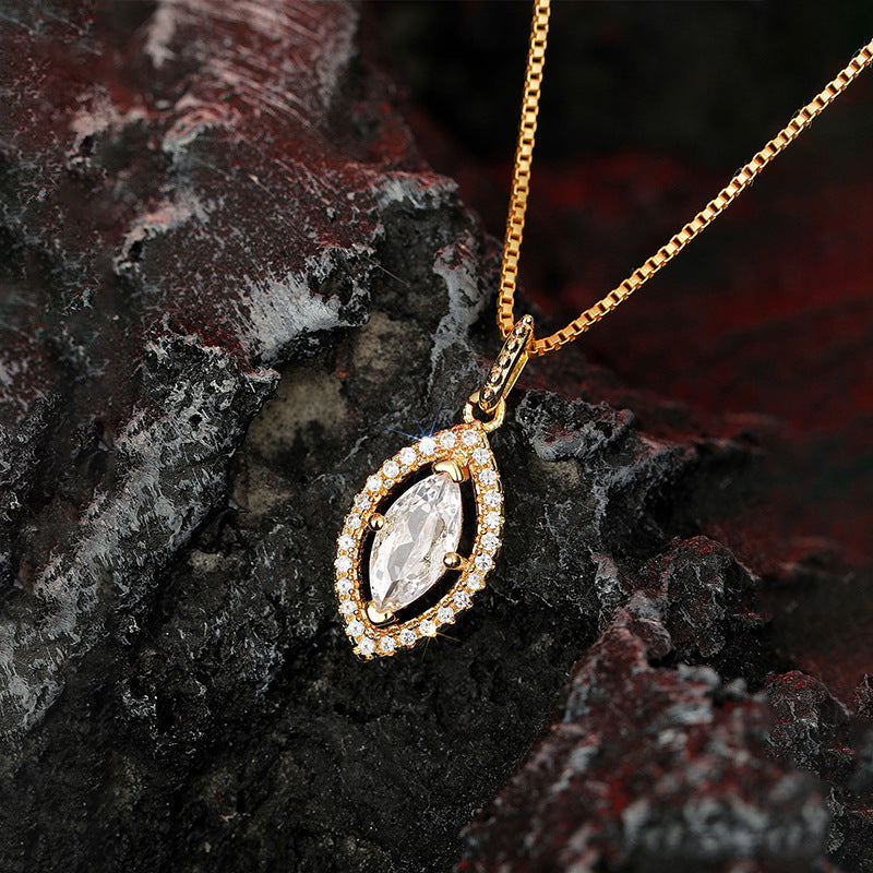 Hurmaava Kaulakoru jokaiseen tilaisuuteen