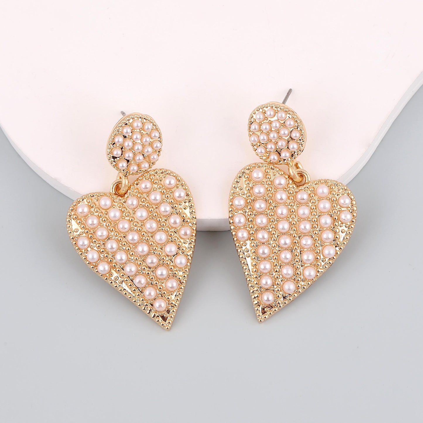 Hurmaava Helmi Korvarengas jokaiseen tilaisuuteen