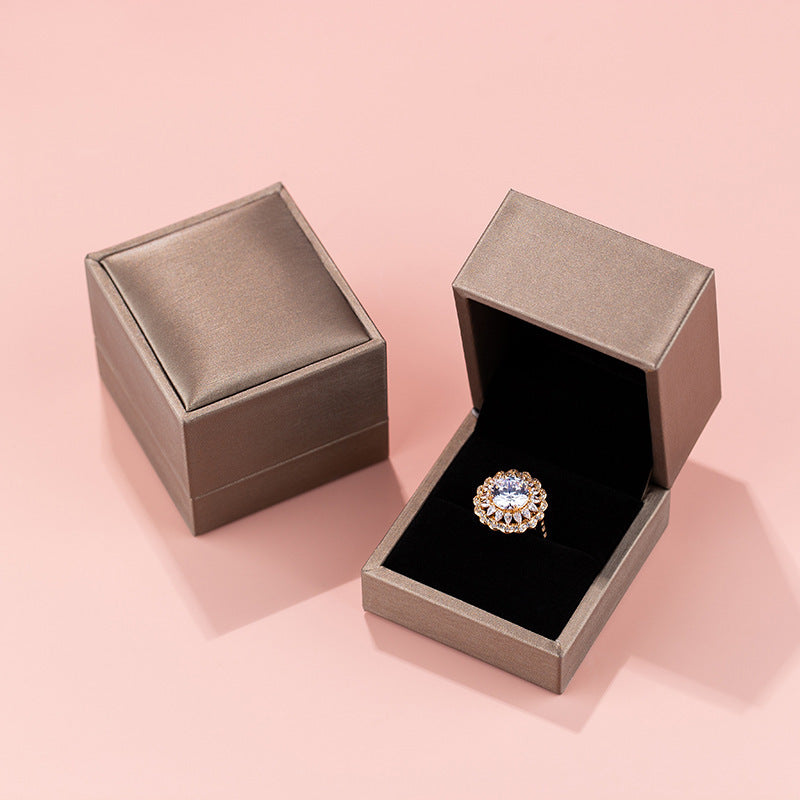 Herkkä käsityö Koru