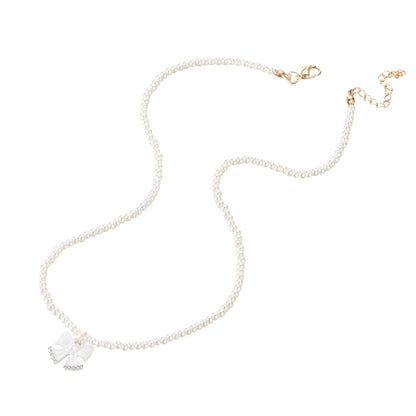 Klassinen Helmi Kaulakoru ajattomalla viehätyksellä