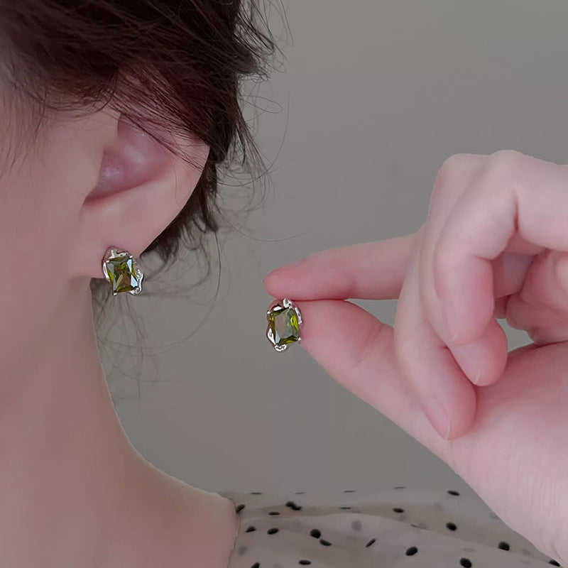 Klassinen Korvarengas ajattomalla viehätyksellä