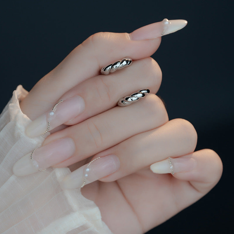 Elegantti Korvarengas jokaiseen tilaisuuteen