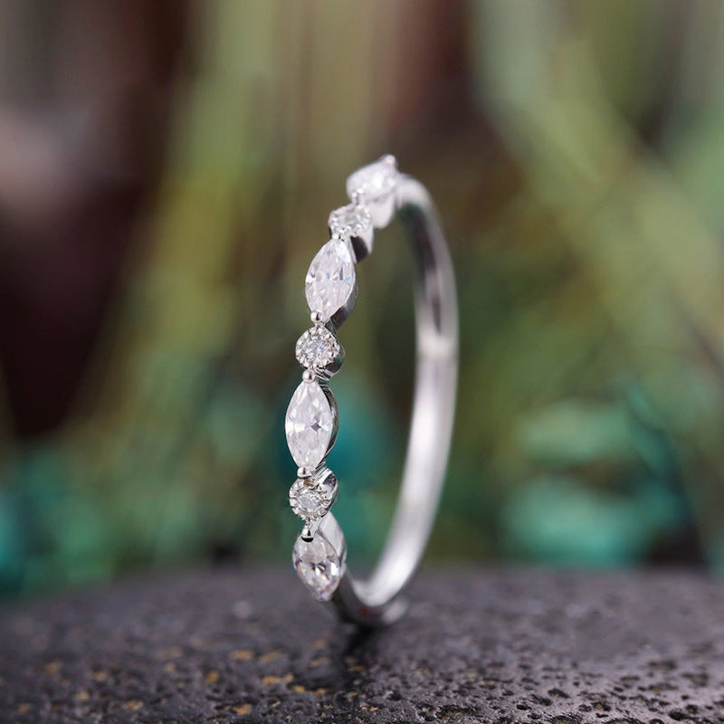 Upea Sormus päivittäiseen käyttöön