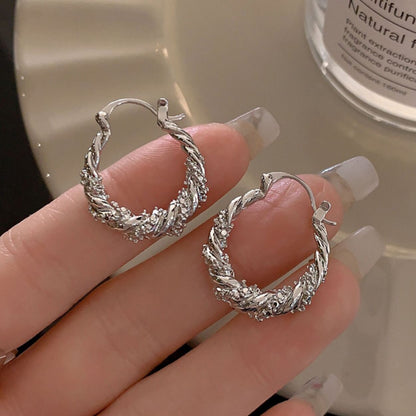 Klassinen Korvarengas ajattomalla viehätyksellä