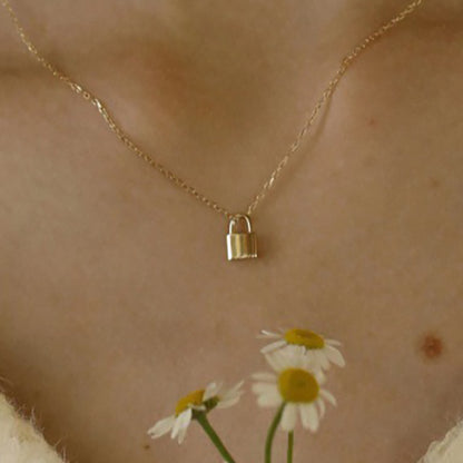 Kaunis Kulta Kaulakoru ainutlaatuisella tyylillä