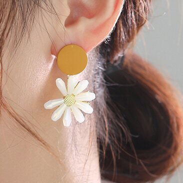 Elegantti Hopea Korvarengas jokaiseen tilaisuuteen