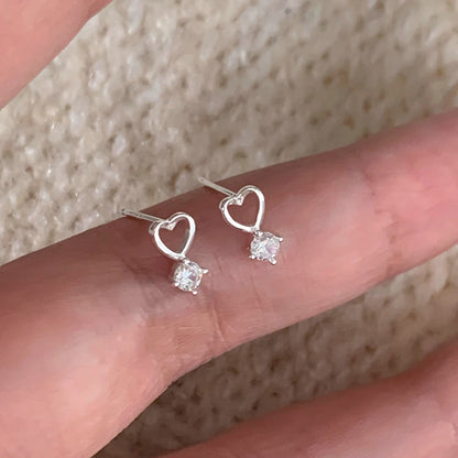 Kaunis Korvarengas ainutlaatuisella tyylillä