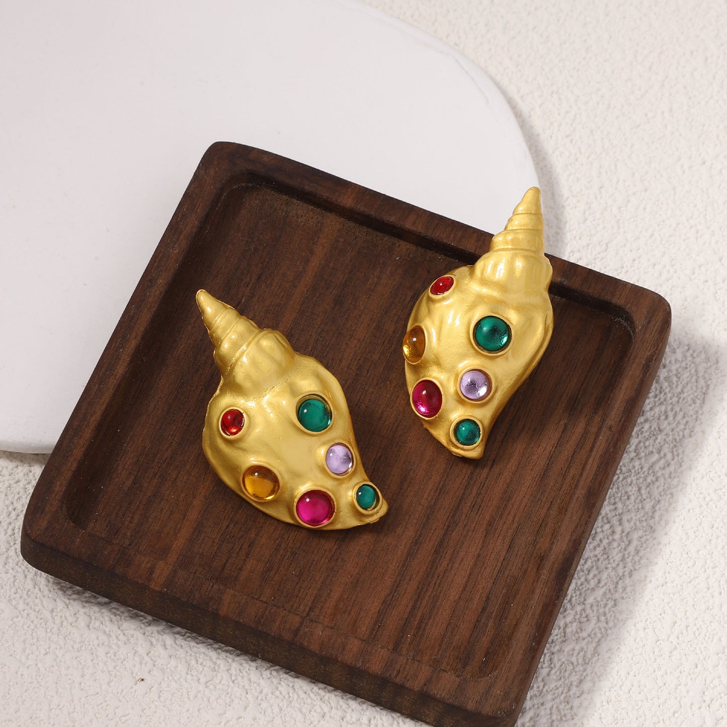 Elegantti Korvarengas jokaiseen tilaisuuteen