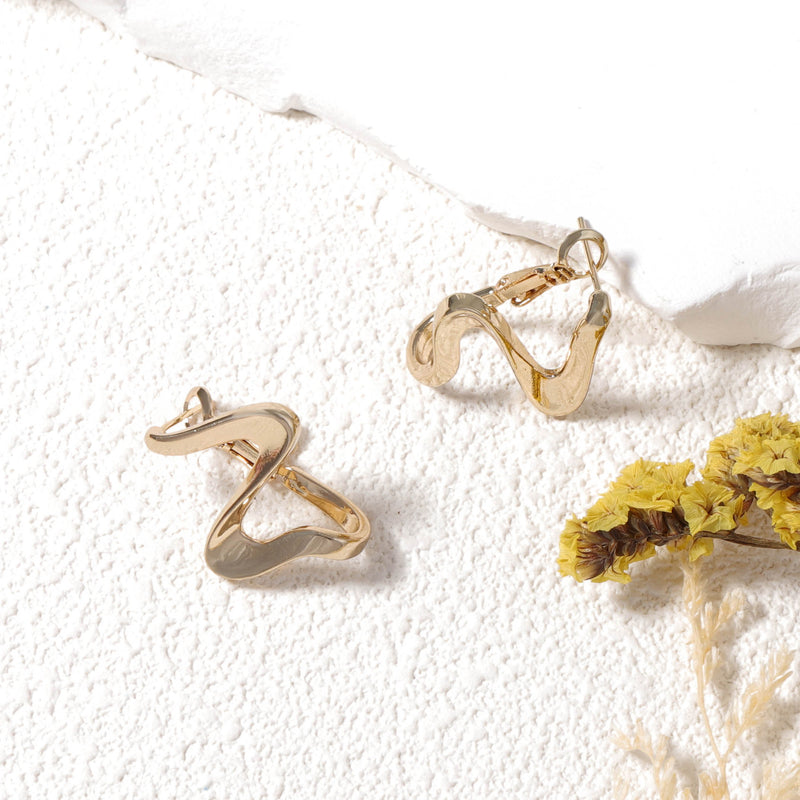 Hurmaava Kulta Korvarengas jokaiseen tilaisuuteen