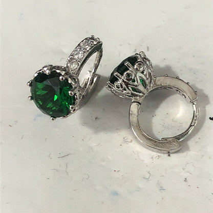 Kaunis Korvarengas ainutlaatuisella tyylillä