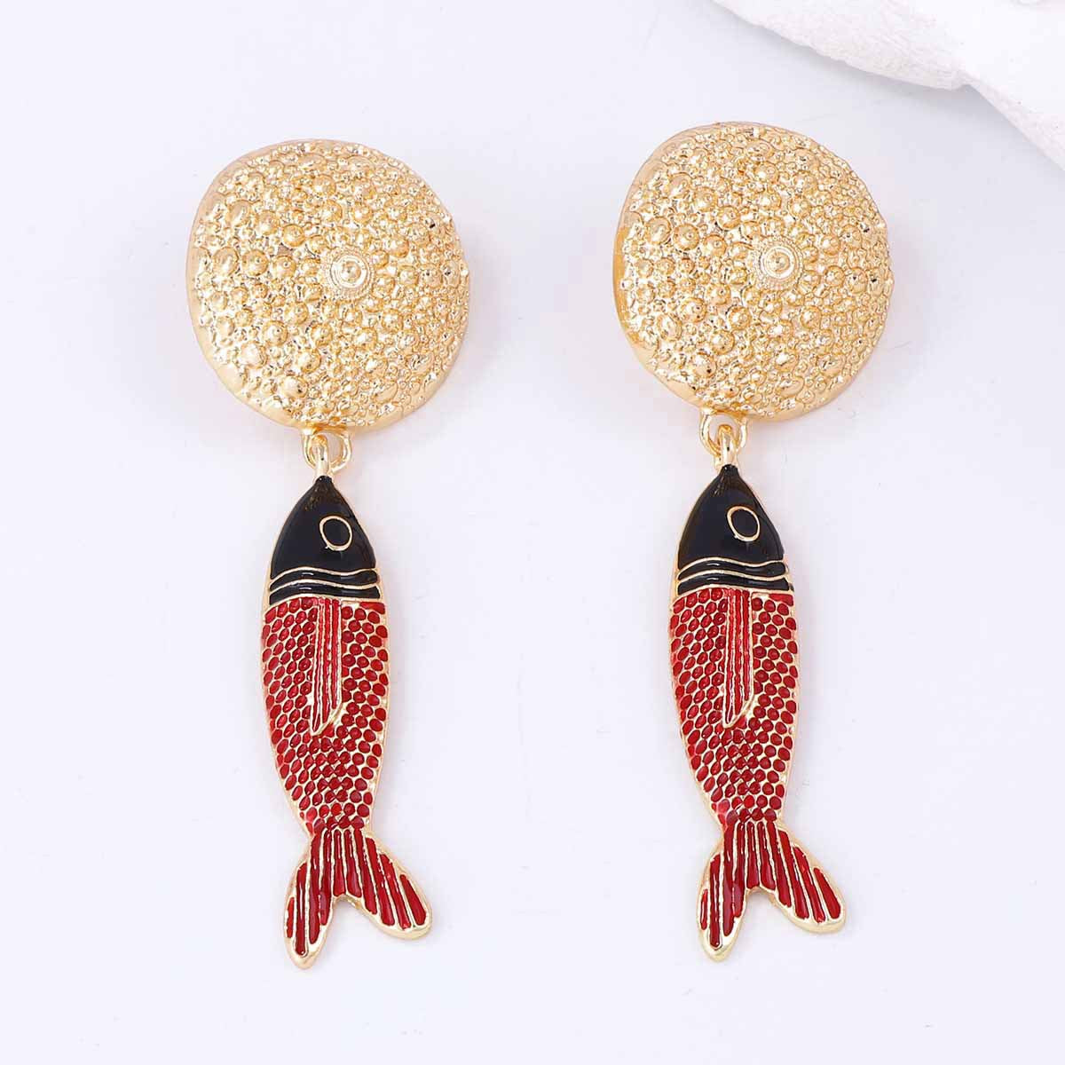 Kaunis Korvarengas ainutlaatuisella tyylillä