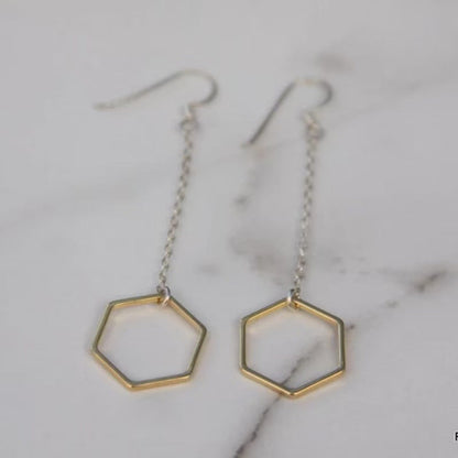 Klassinen Sormus ajattomalla viehätyksellä