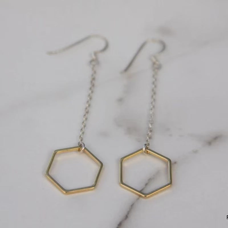 Klassinen Sormus ajattomalla viehätyksellä