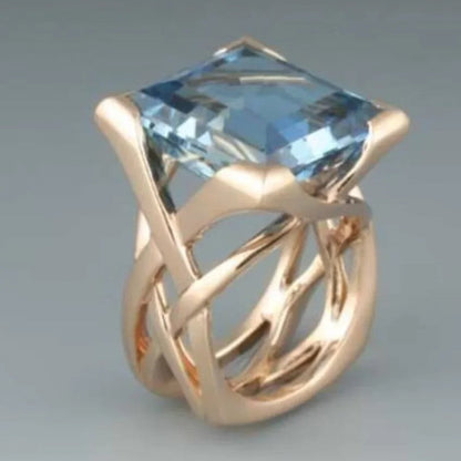 Kaunis Sormus ainutlaatuisella tyylillä