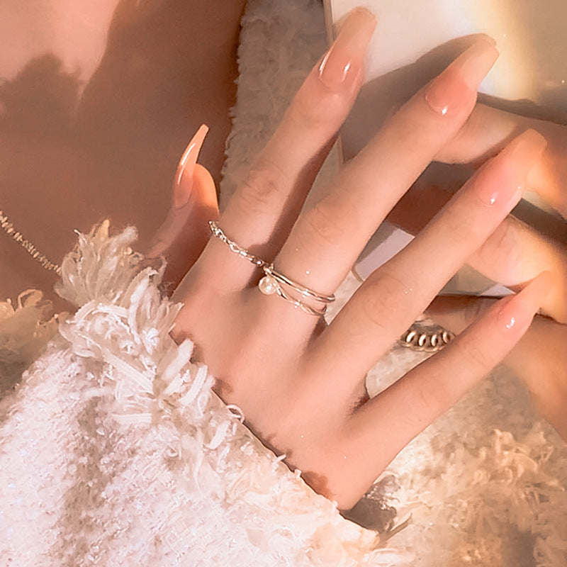 Kaunis Helmi Sormus ainutlaatuisella tyylillä