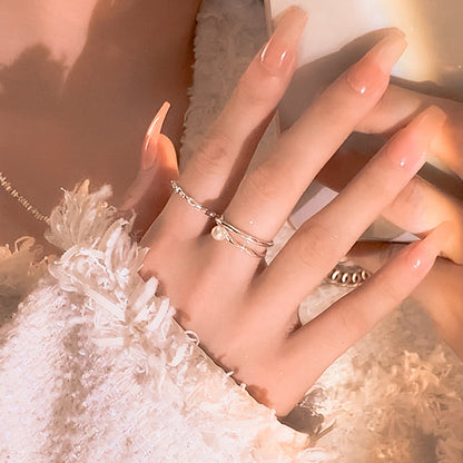 Kaunis Helmi Sormus ainutlaatuisella tyylillä