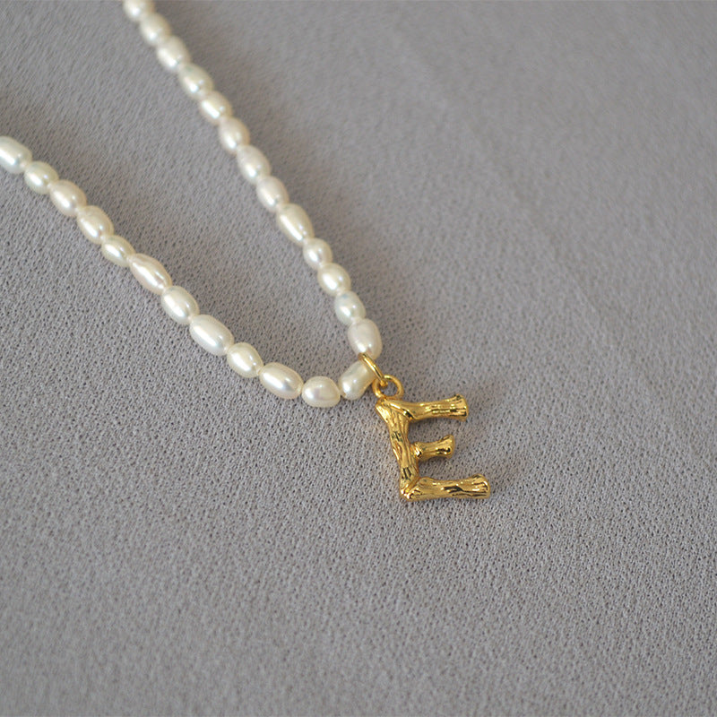 Hurmaava Helmi Kaulakoru jokaiseen tilaisuuteen