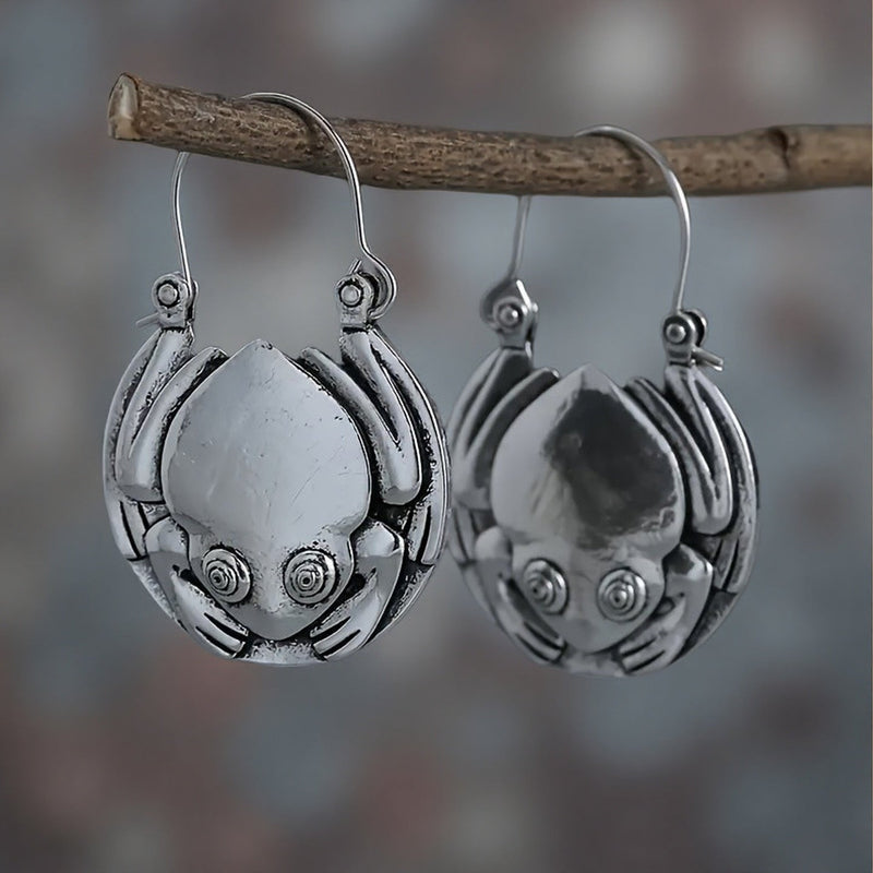 Klassinen Sormus ajattomalla viehätyksellä