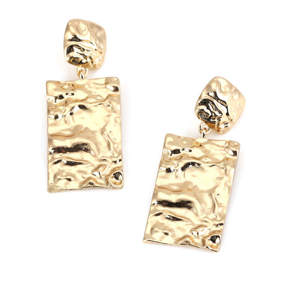 Kaunis Kulta Korvarengas ainutlaatuisella tyylillä