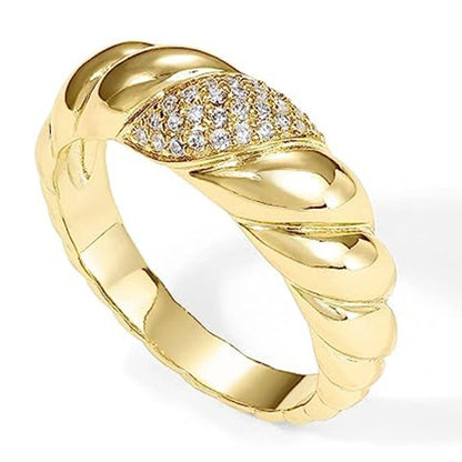 Klassinen Sormus ajattomalla viehätyksellä