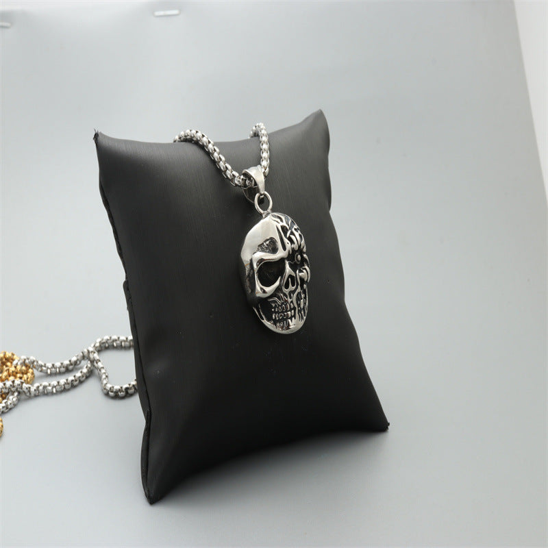 Klassinen Kaulakoru ajattomalla viehätyksellä