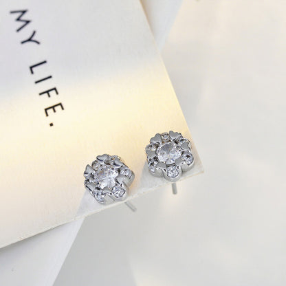 Kaunis Korvarengas ainutlaatuisella tyylillä