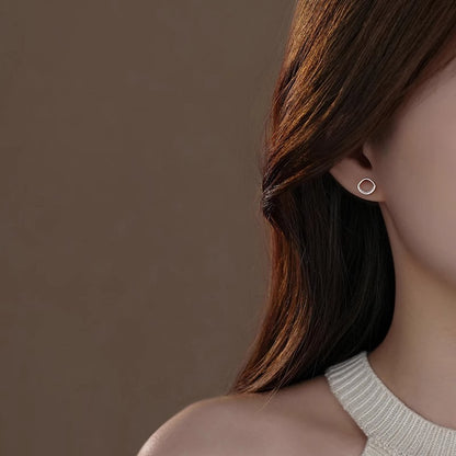 Kaunis Korvarengas ainutlaatuisella tyylillä