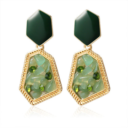 Klassinen Sormus ajattomalla viehätyksellä