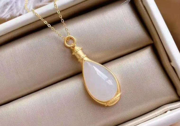 Romanttinen Hopea Kaulakoru erityisiin hetkiin