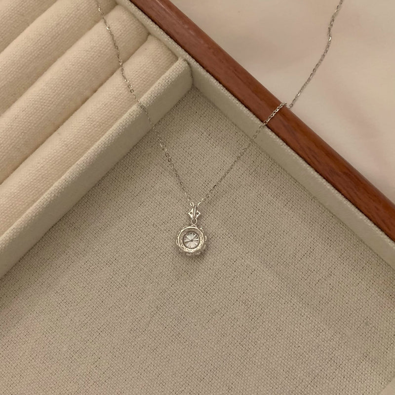 Käsintehty vintage Kaulakoru