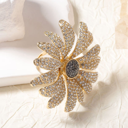 Klassinen Sormus ajattomalla viehätyksellä