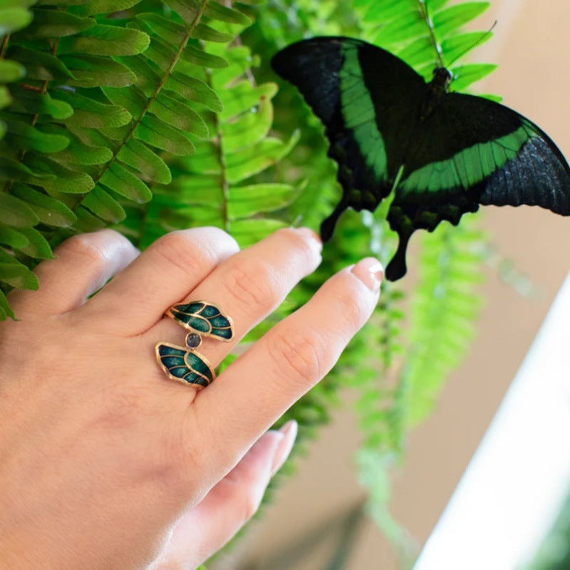 Kaunis Sormus ainutlaatuisella tyylillä