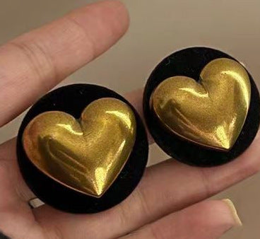 Hurmaava Kulta Korvarengas jokaiseen tilaisuuteen