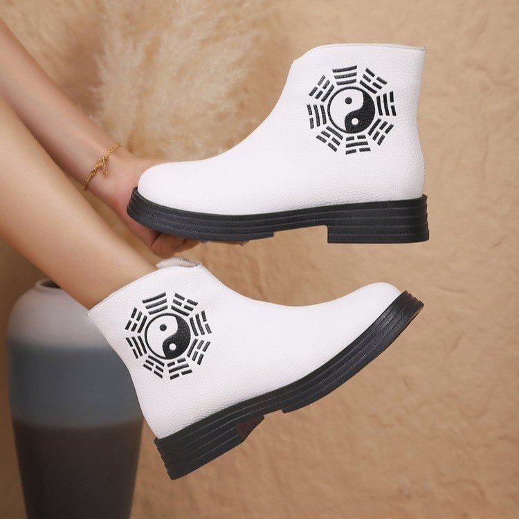 Kauniisti Valmistetut Ortopediset Saappaat