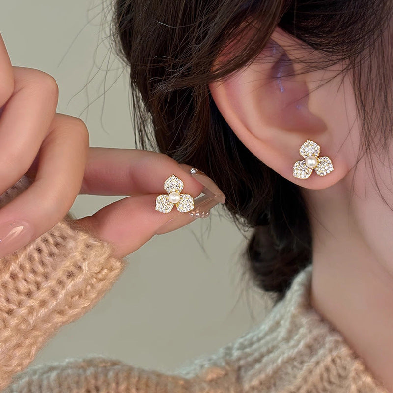 Upea Helmi Korvarengas päivittäiseen käyttöön