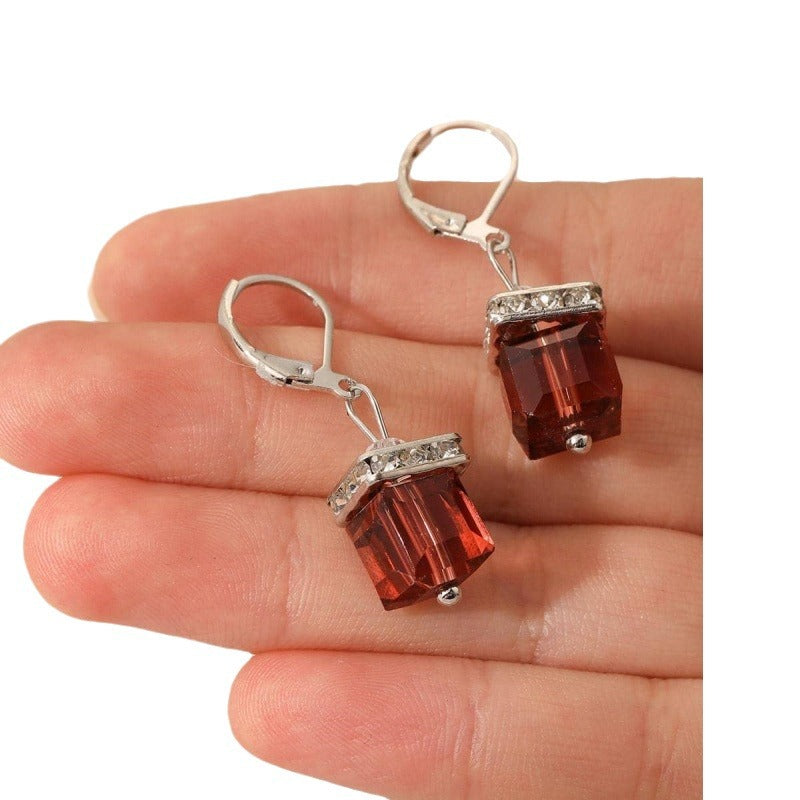 Hurmaava Helmi Korvarengas jokaiseen tilaisuuteen