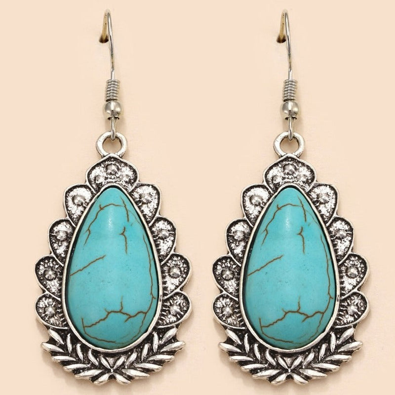 Klassinen Sormus ajattomalla viehätyksellä