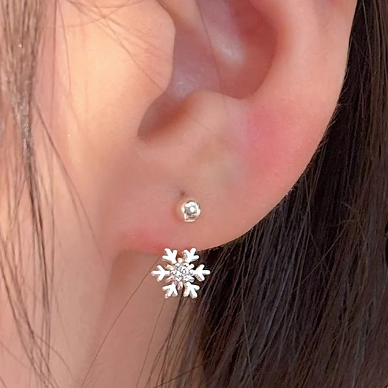 Kaunis Korvarengas ainutlaatuisella tyylillä