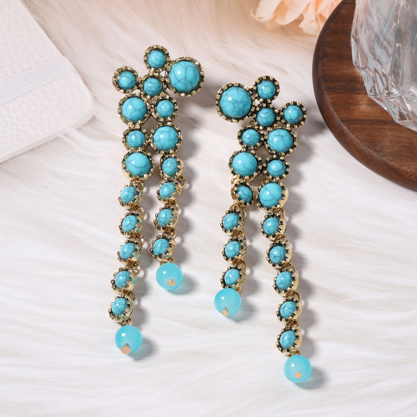 Klassinen Korvarengas ajattomalla viehätyksellä