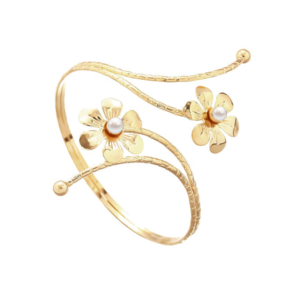 Kaunis Rannekoru ainutlaatuisella tyylillä