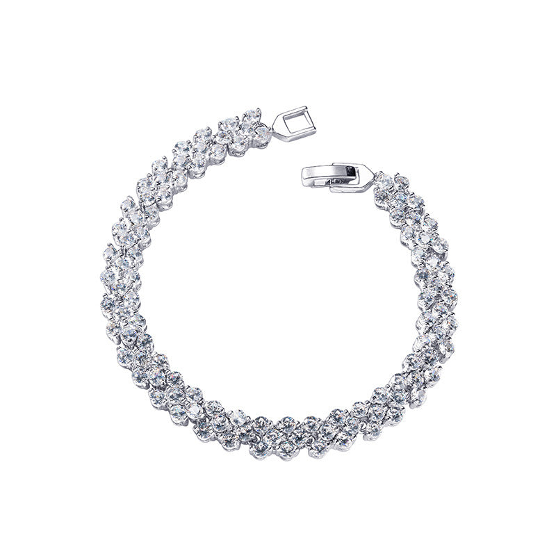 Klassinen Rannekoru ajattomalla viehätyksellä