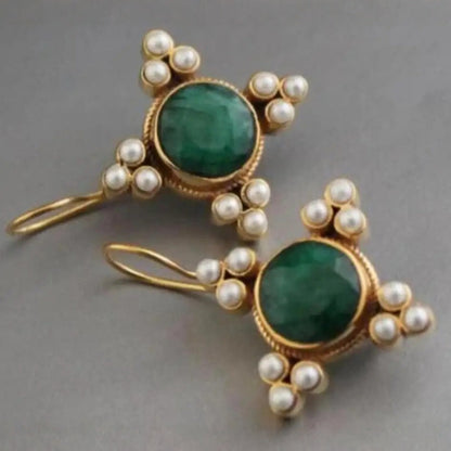 Klassinen Sormus ajattomalla viehätyksellä