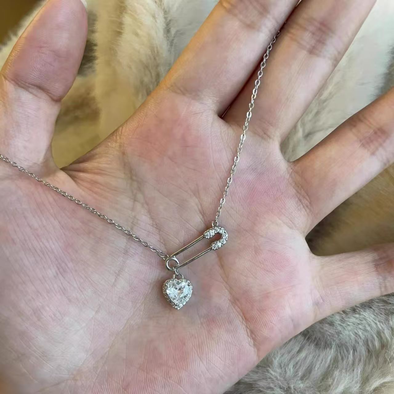 Käsintehty vintage Kaulakoru