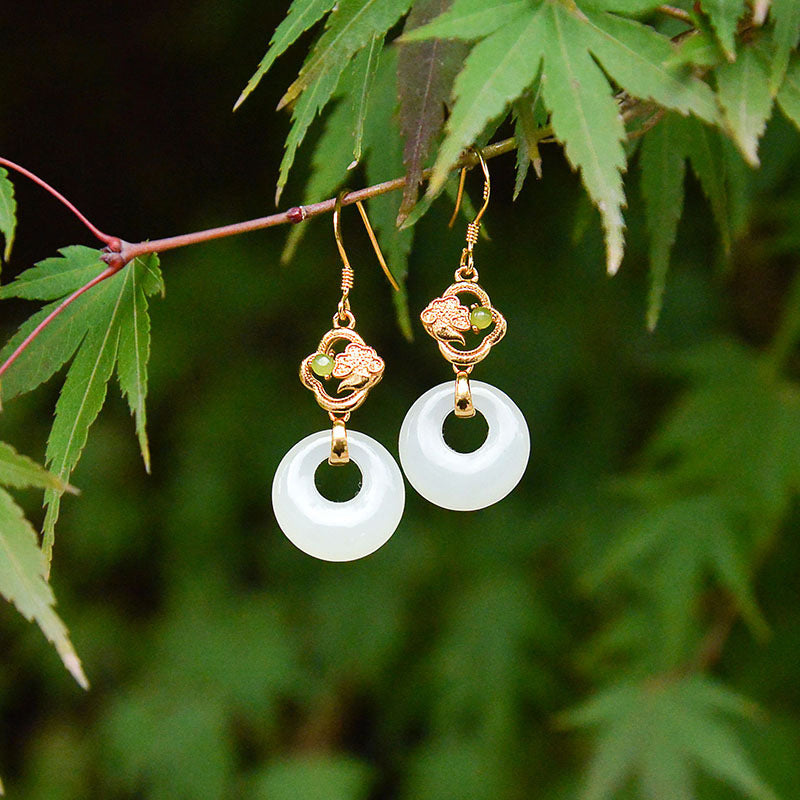 Hurmaava Hopea Korvarengas jokaiseen tilaisuuteen